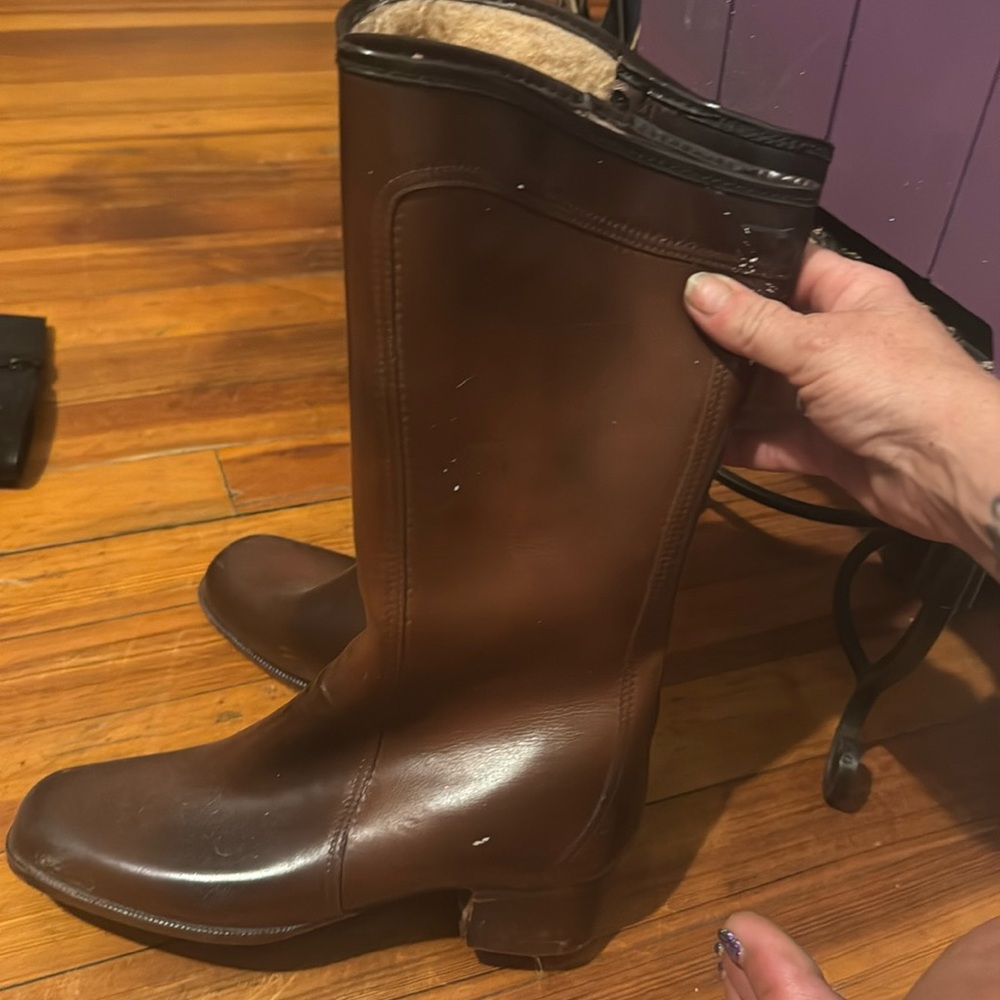 Waterproof fleece lined boots
